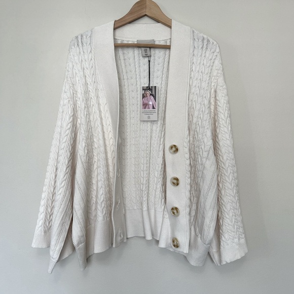 Martha Stewart NWT Cream Knit Button Relaxed Fit Size Medium Cardigan! - Picture 1 of 6